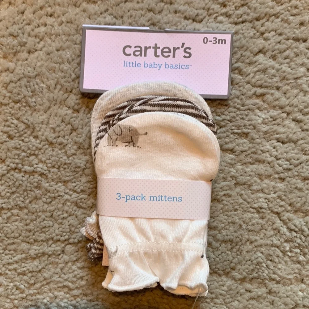 Brand new Carters 3 pair of 0-3 month mittens